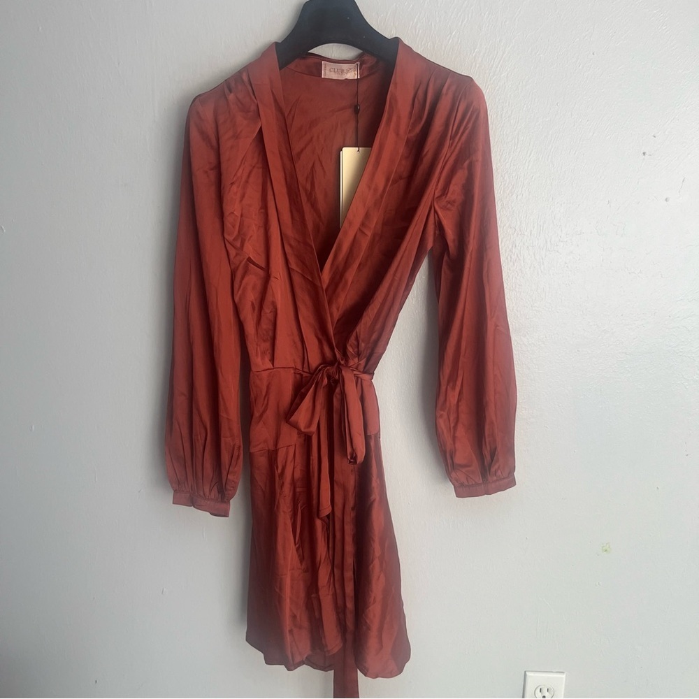Club L London mini satin wrap dress in copper NWT US size 8 - Picture 4 of 12